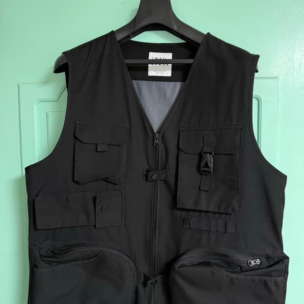 ZARA 테크웨어 조끼 