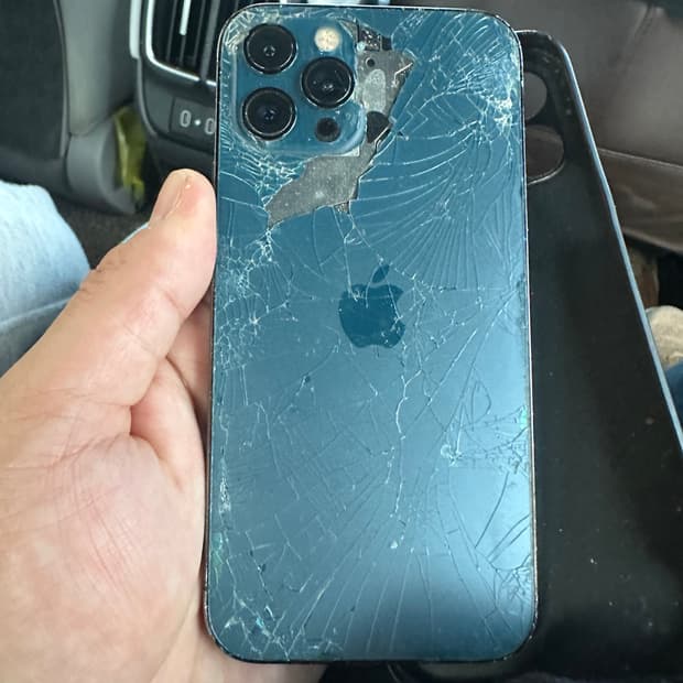 아이폰 12프로 128기가 파손