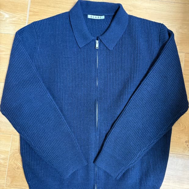 수아레 하찌 카라 투웨이 집업 니트