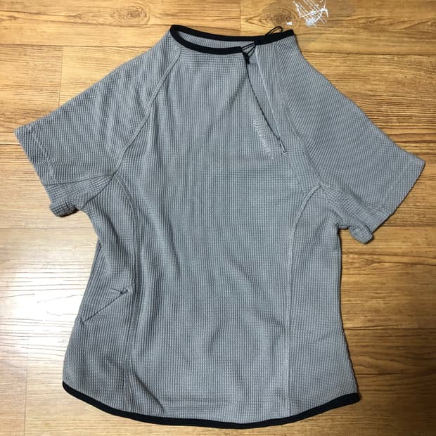 differentis디퍼런트이즈오케이 quarter zip croptop