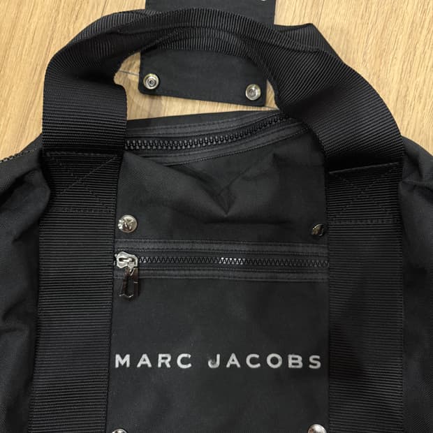 마크제이콥스 블랙 너일론 백팩