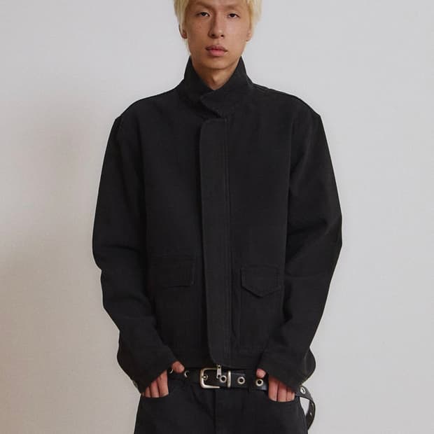 해칭룸 High Neck Oblique Pocket Jacket