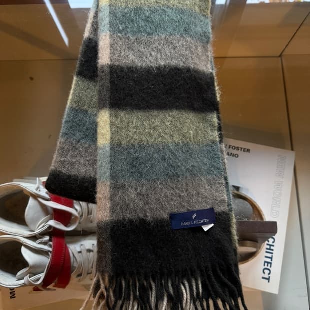 다니엘 에스떼 모헤어 머플러