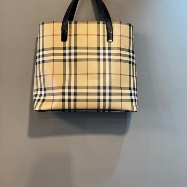 버버리 체크 토트백