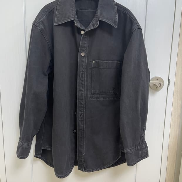 우영미 코튼 백로고 셔츠 블랙 46사이즈