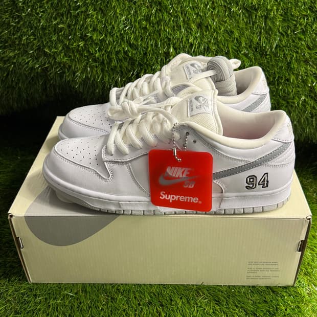 나이키 x 슈프림 SB 덩크 로우 화이트