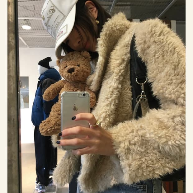 714center Jeanne fur mustang