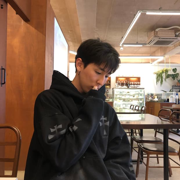 언더마이카 더블 크로스 프린트 워시드 후디