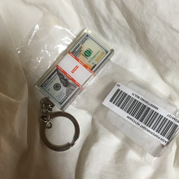 상태 A+    슈프림 캐시 페이퍼웨이트 키링 판매