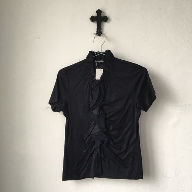 Ruffle point t shirt