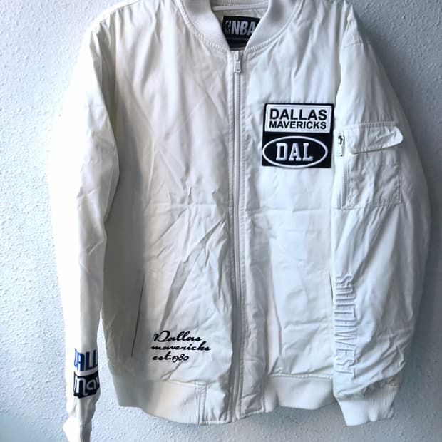 아이보리 화이트 항공점퍼 NBA