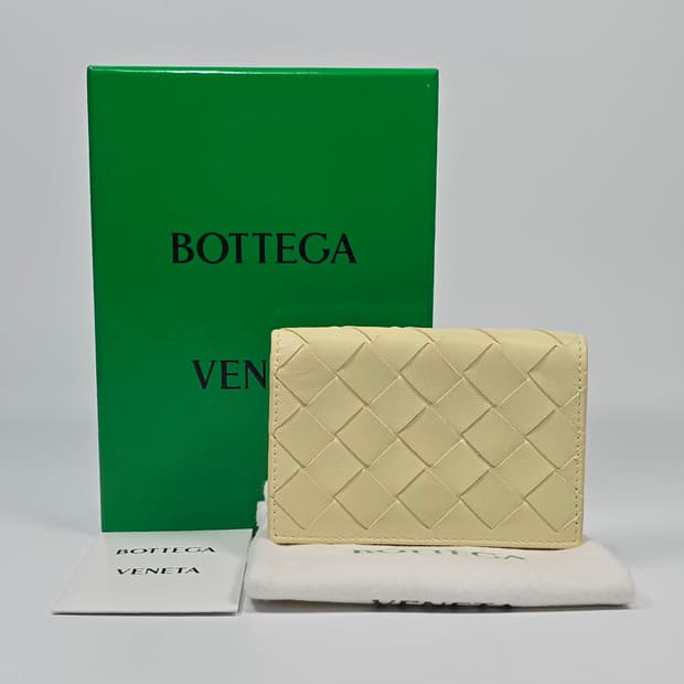보테가베네타 인트레치아토 플랩 카드지갑