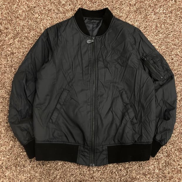 유니클로 봄버 MA-1 플라이트 항공 점퍼