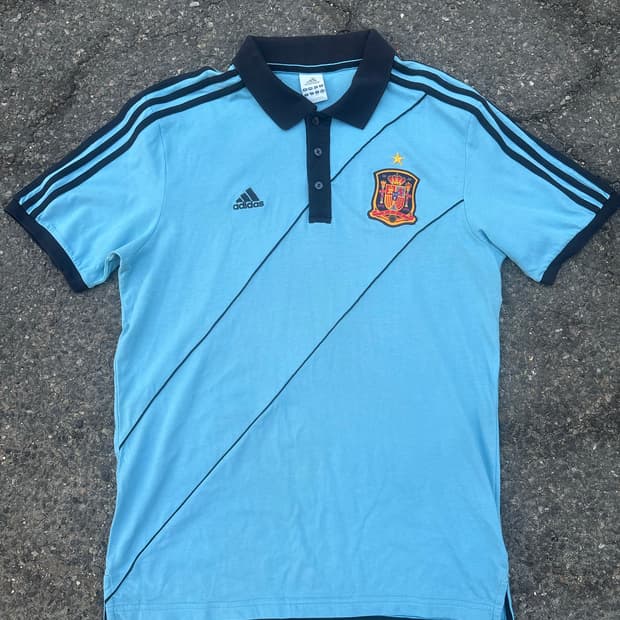 12-14 아디다스 스페인 국대 버스에서 내릴때 입는거