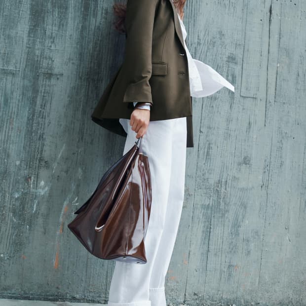 자라 맥시 버킷백 유광 버건디 토트백