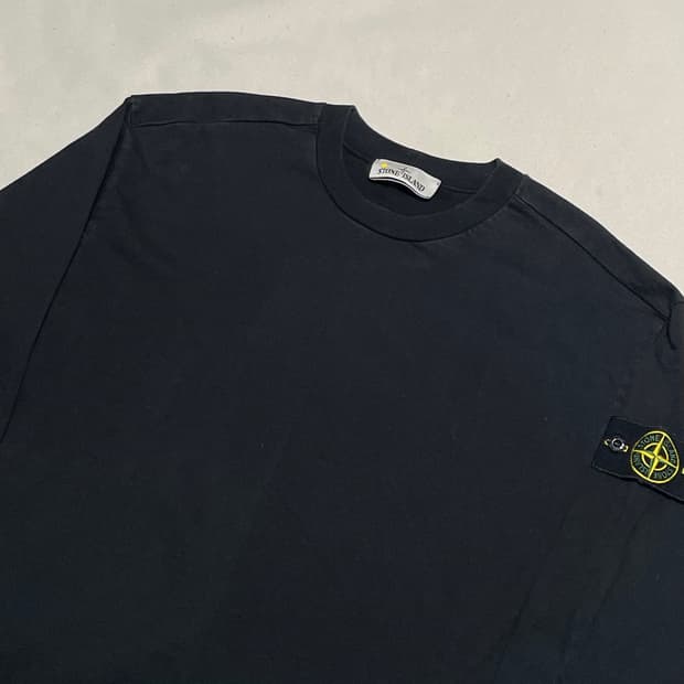 M 스톤아일랜드 와펜 블랙 맨투맨