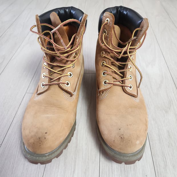 팀버랜드 6인치팀버랜드 6인치 부츠 10061 7.5M 사이즈