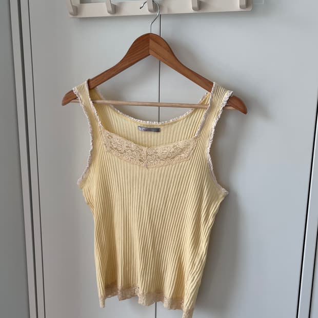 Mixt 연노랑 레이스 골지 레이어드 슬리브리스