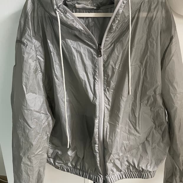 아모멘토 바람막이 L