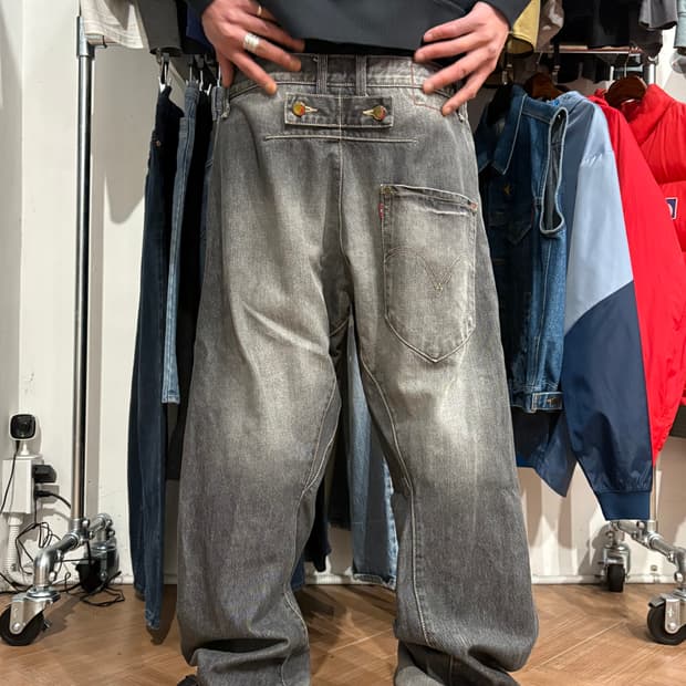 Levis 엔지니어드진 신치백 흑청