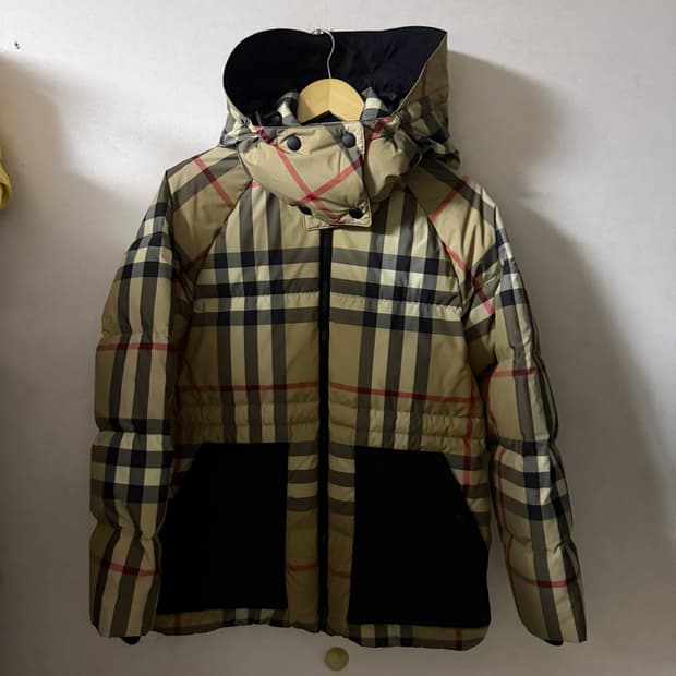 버버리 노바체크 디태처블 후드 체크 리사이클 패딩 S (66-77)