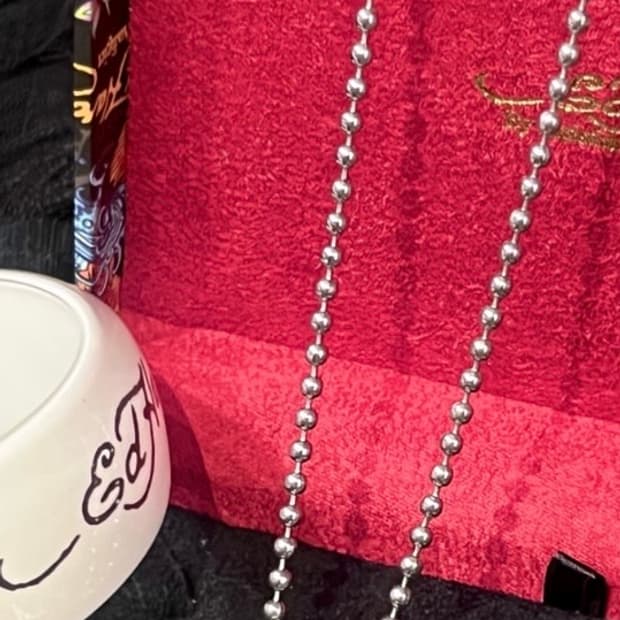 에드하디 모자 목걸이