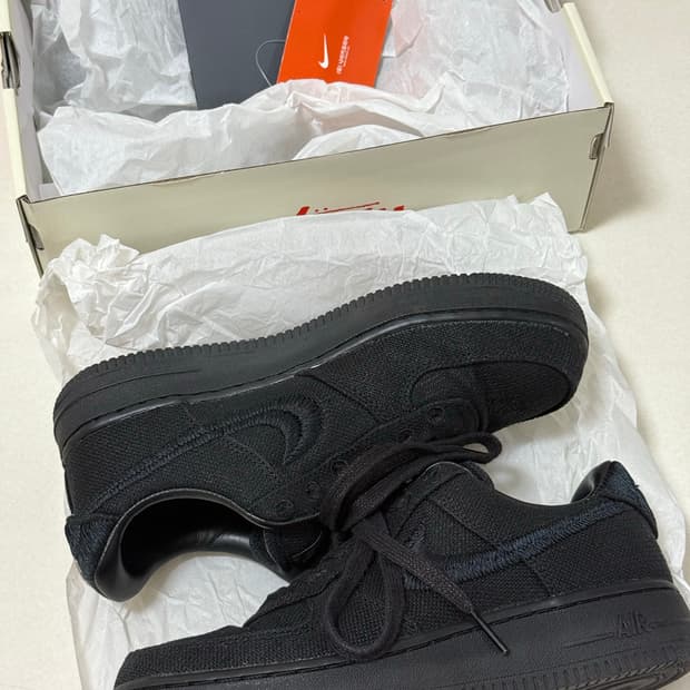 나이키 스투시 에어포스 트리플 블랙 235