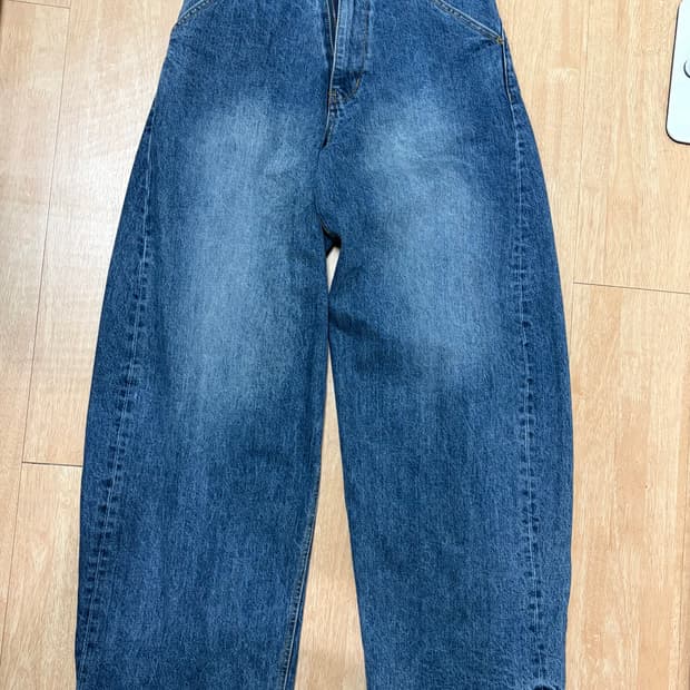 해칭룸 와이드 커브진 워시드 블루