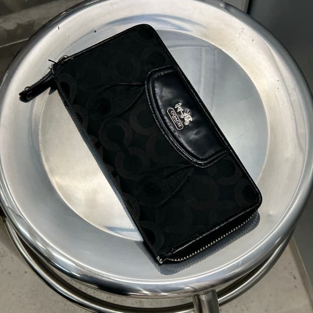 Coach 코치 시그니처 자카드 플랩 지갑