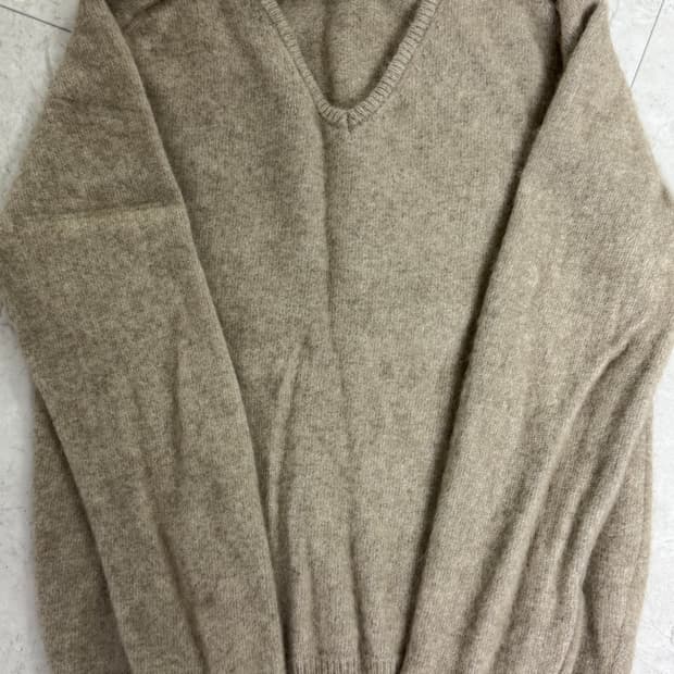 아모멘토 V넥 니트 0사이즈