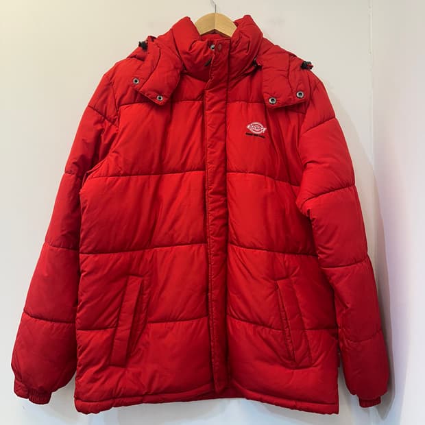 XL) 디키즈 레드 폴리 하프 패딩