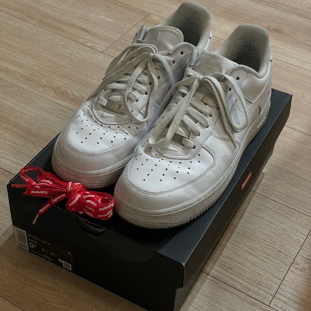 슈프림 나이키 포스 화이트 275