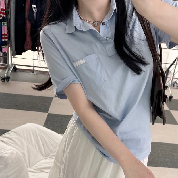 프라다 베이비블루 포켓 카라 티셔츠