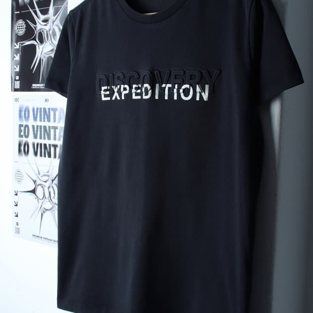 W(XL) 디스커버리 반팔 티셔츠 에이징 빅로고 블랙-7BAF