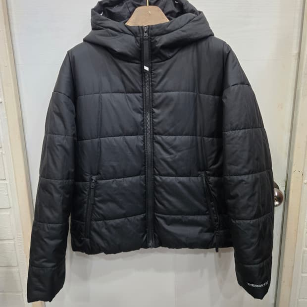 100,L)) NIKE 나이키 블랙 패딩! 뒷면 빅로고! 상태 굿굿굿!~