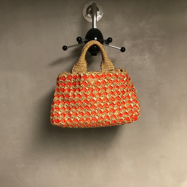 프라다 크로셰 토트백