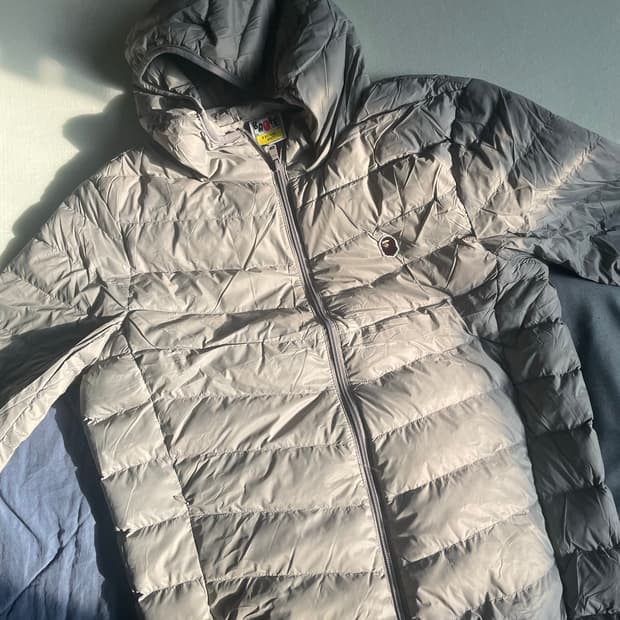 베이프 그레이 경량 패딩