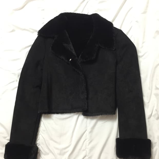 애즈온 CROPPED MUSTANG JAC KET 크롭 무스탕 자켓