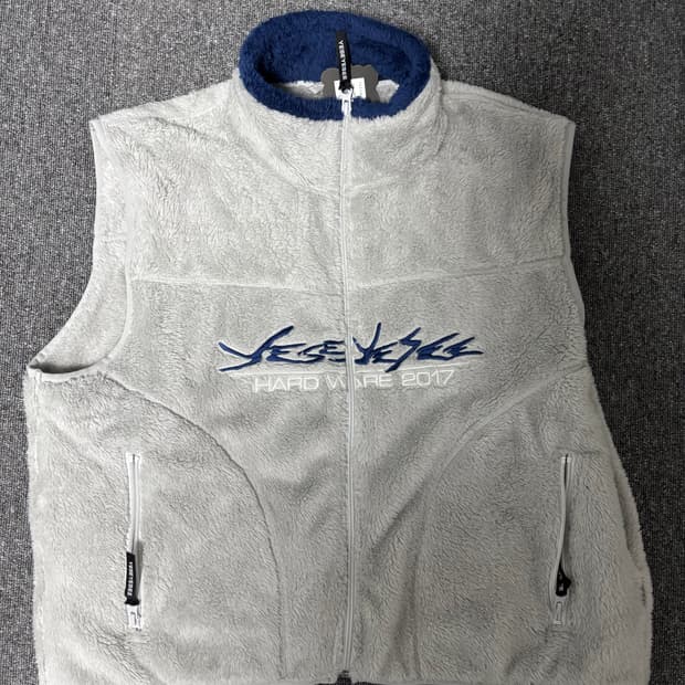 예스아이씨 yeseyesee full zip fleece vest M