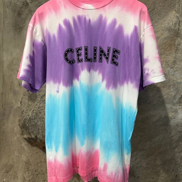 셀린느 스터드 로고 타이다이 반팔