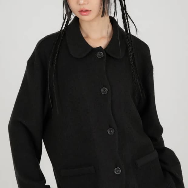 나이엔 라운드 플라켓 가디건 자켓 블랙