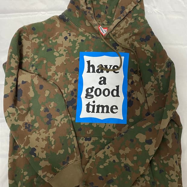 Have  a good time 카모플라쥬 후드티