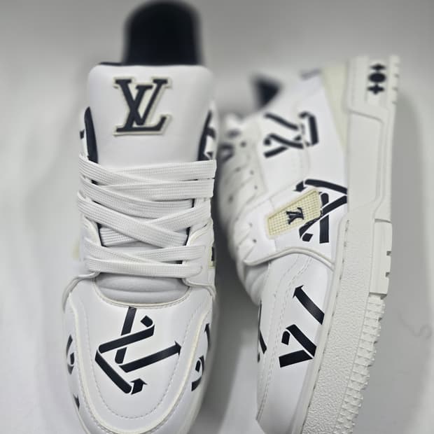 루이비통 LV트레이너 새상품