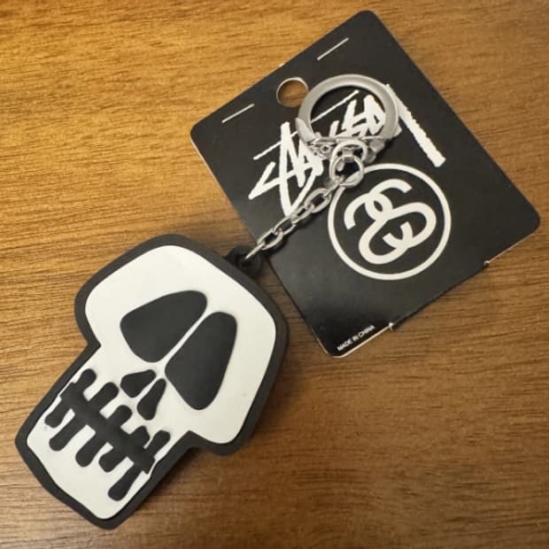 스투시 스컬 라이트 키체인 키링