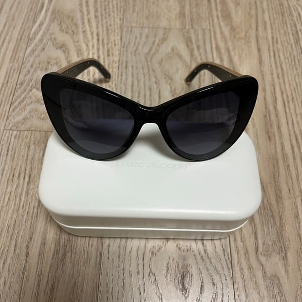 마크제이콥스 캣아이 선글라스