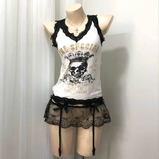 skull graphic lace trim sleeveless   