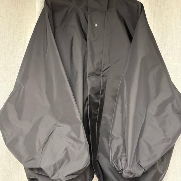 YZY Gap Balenciaga T-cut parka Black