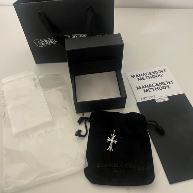 한스룸 크롬하츠 타이니 크로스 애프터 풀파베 팬던트