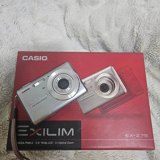 카시오 EXILIM EX-Z75 레트로 디카 빈티지 카메라