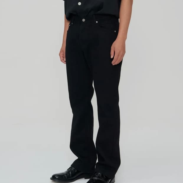 쿤타치 플레어핏 블랙 데님